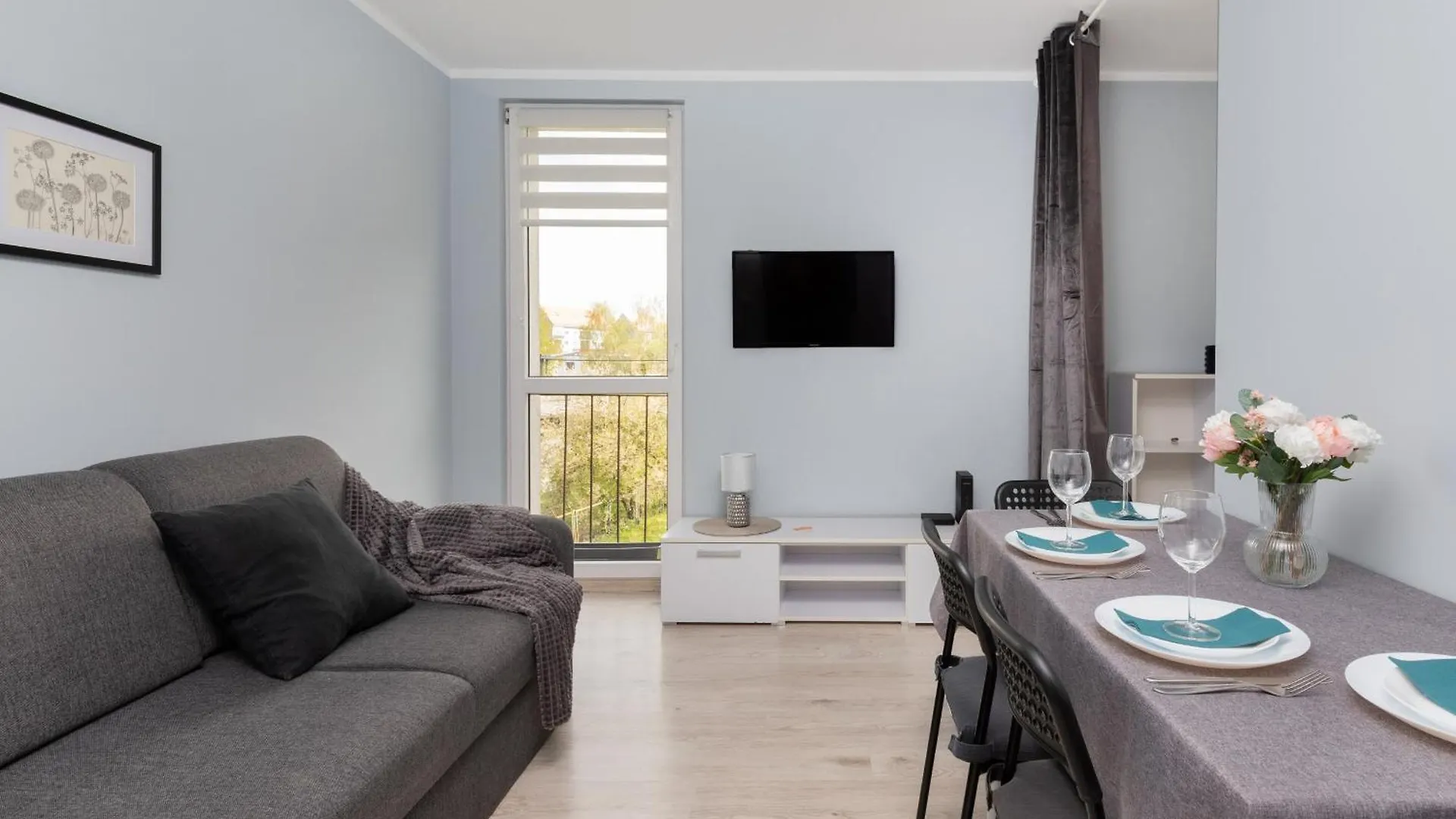 Apartment Dworska Close To The Beach By Noclegi Renters Danzica